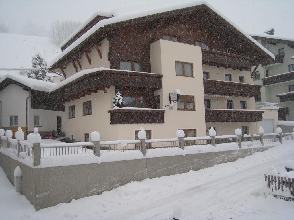 Hotel Haus Birgit Pettneu am Arlberg Esterno foto