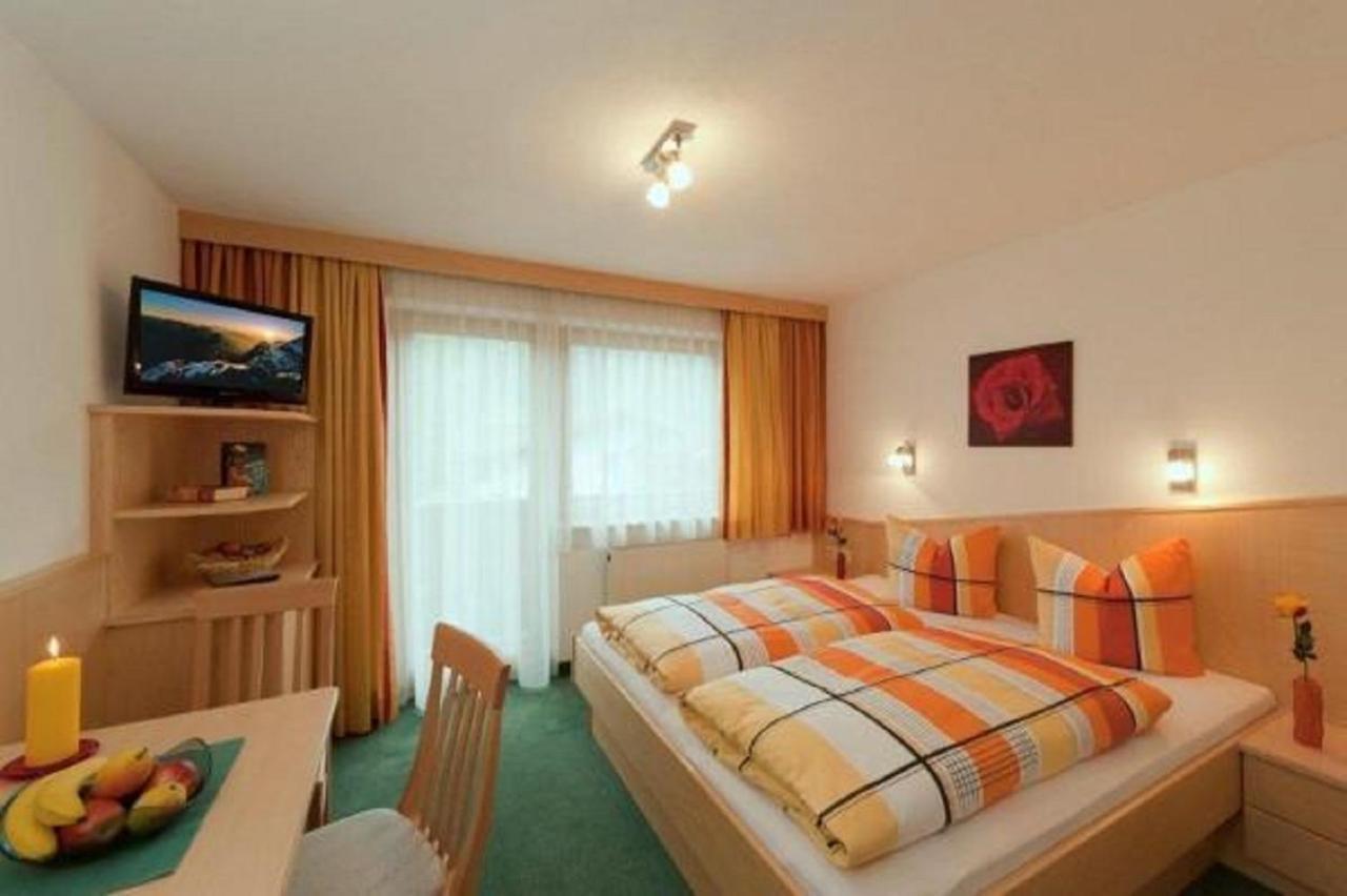 Hotel Haus Birgit Pettneu am Arlberg Esterno foto
